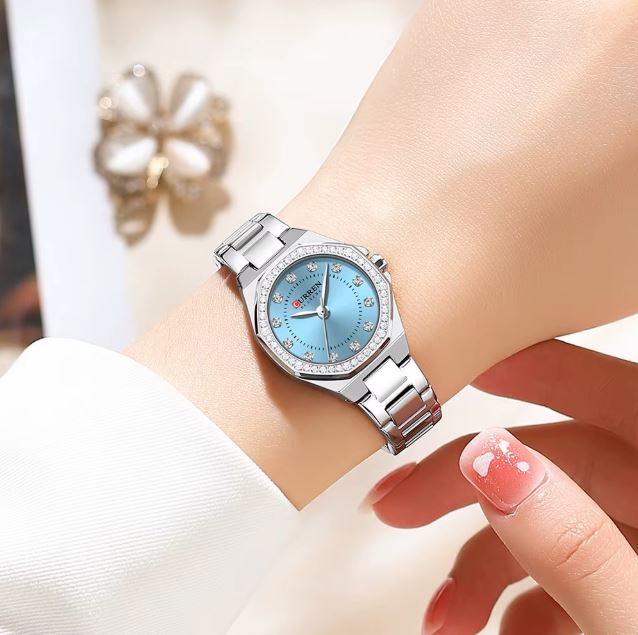 Montre pour Femme Curren 9100 Argent Fond Bleu Ciel